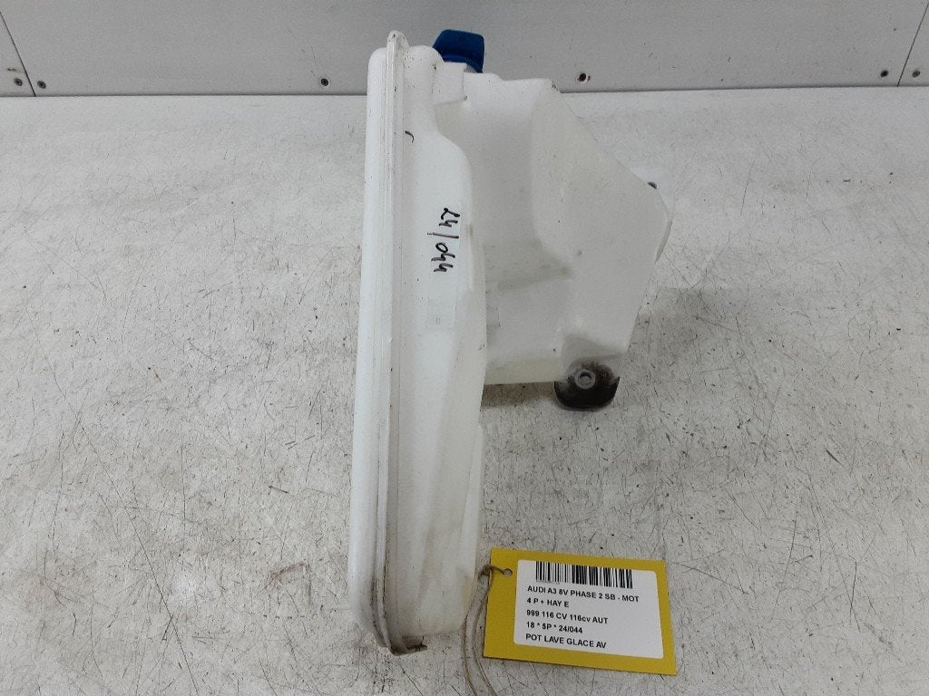 LAVE-GLACE RESERVOIR AVANT Audi A3 Sportback (8VA / 8VF), Auto-Union-Straße  1,
85057  Ingolstadt, DE, Info@audi.de, Audi, Utilisé