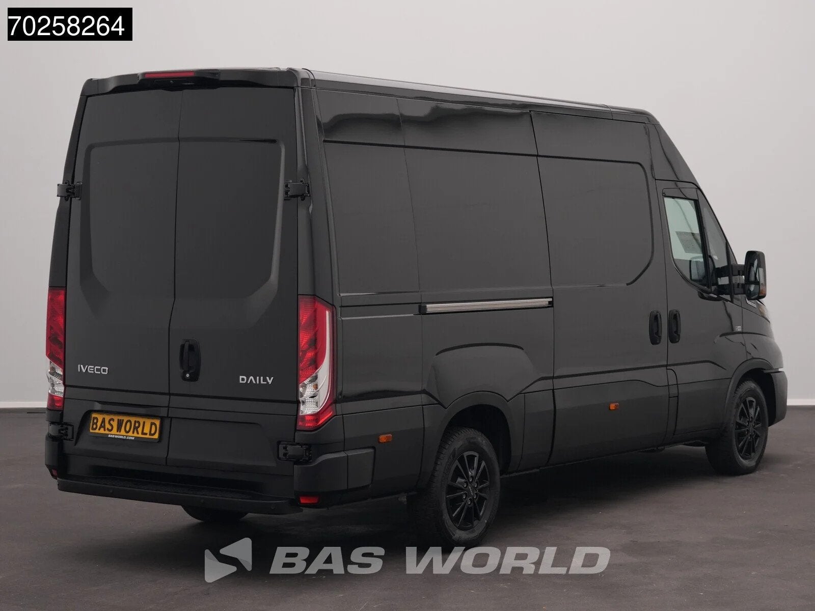 Iveco Daily 35S21 210PK 3.0L Automaat Black Ed. 2025 model L, Autos, Neuf, Achat, Euro 6, Entreprise
