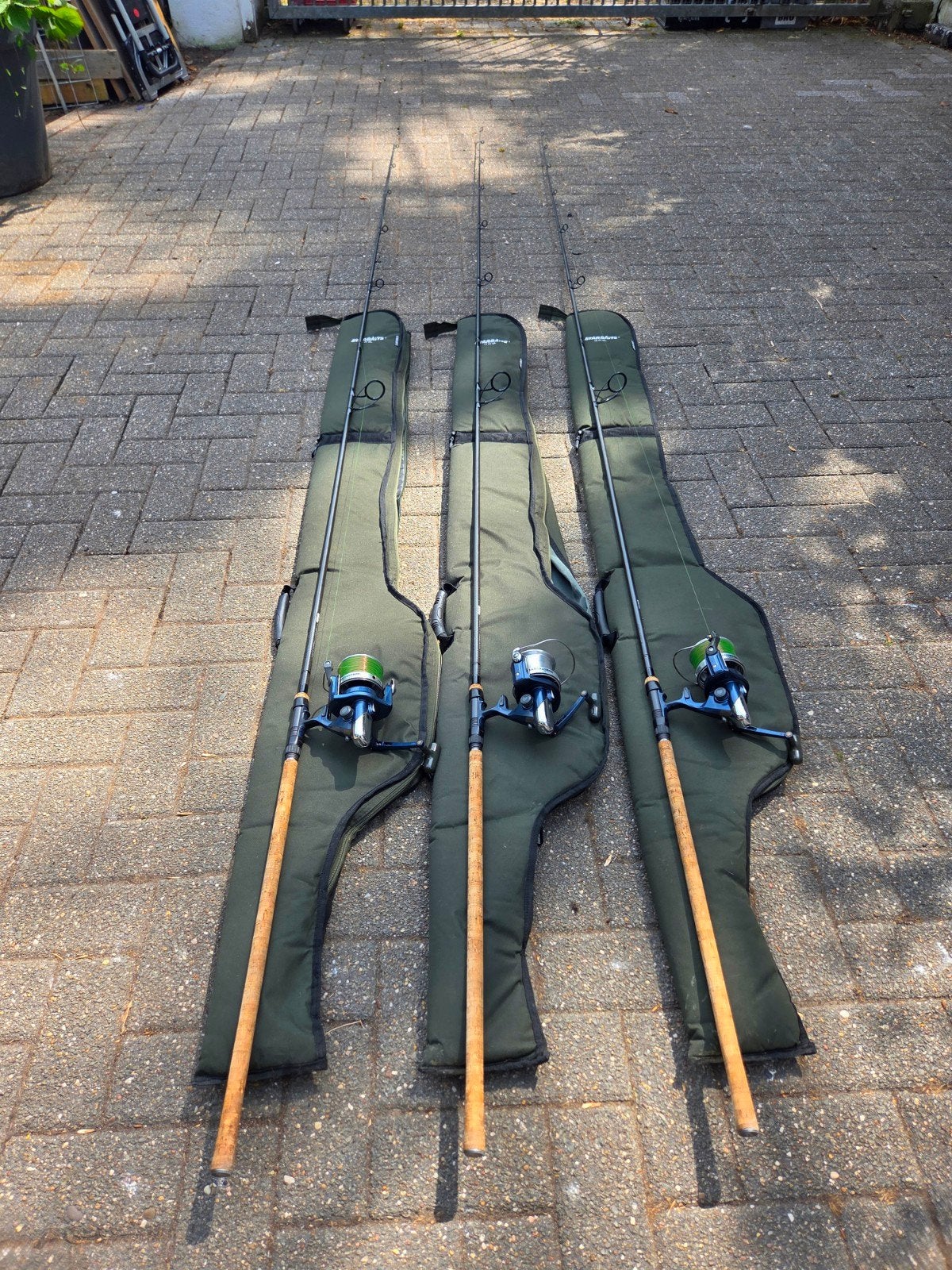 Cast´Izm Carp 13ft 3,5lbs + emblem X5000A+ starbaits XL, Enlèvement, Comme neuf, Canne à lancer