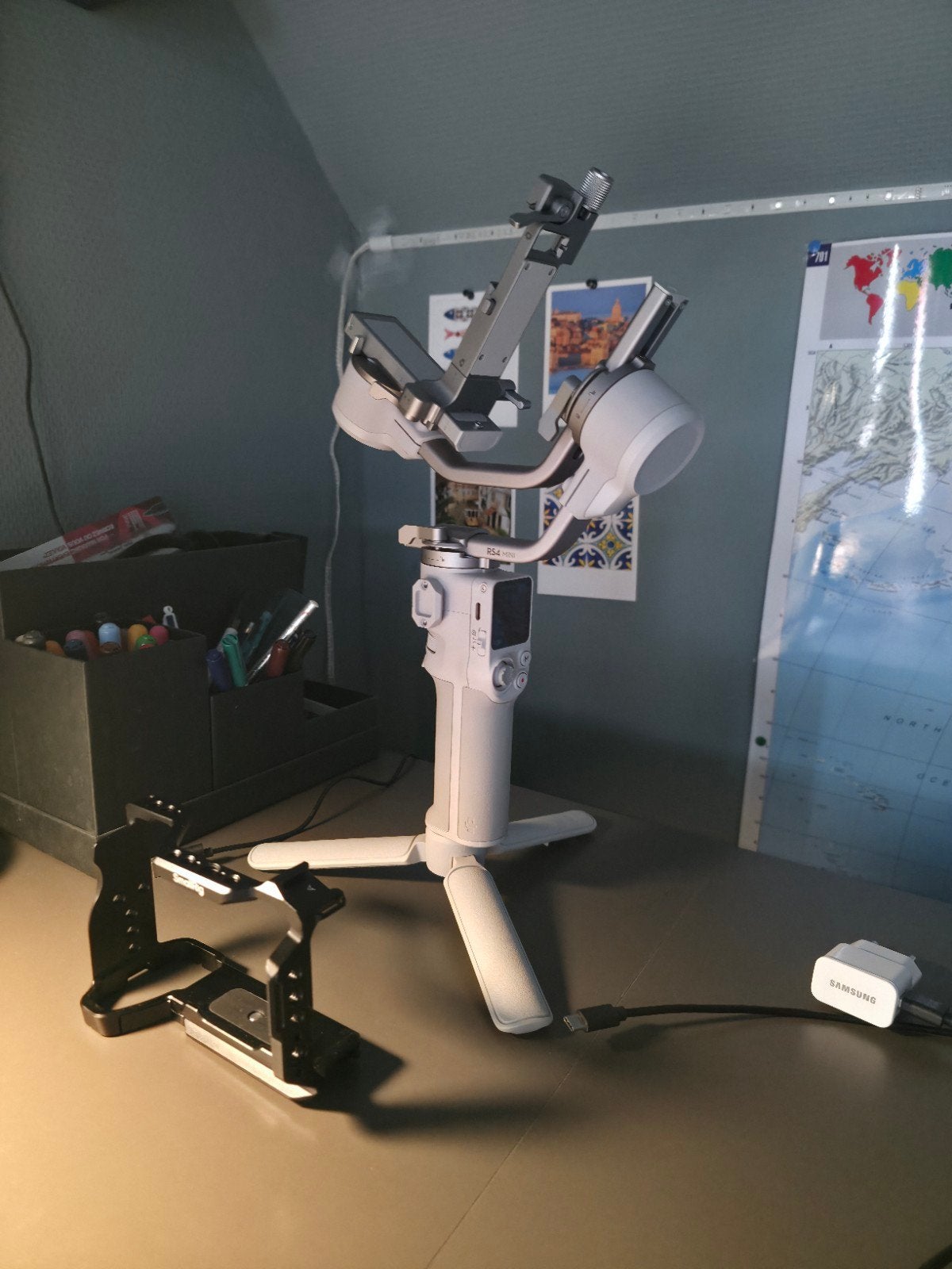 Mini Combo DJI RS 4, Neuf, Pieds flexibles, Enlèvement ou Envoi, DJI