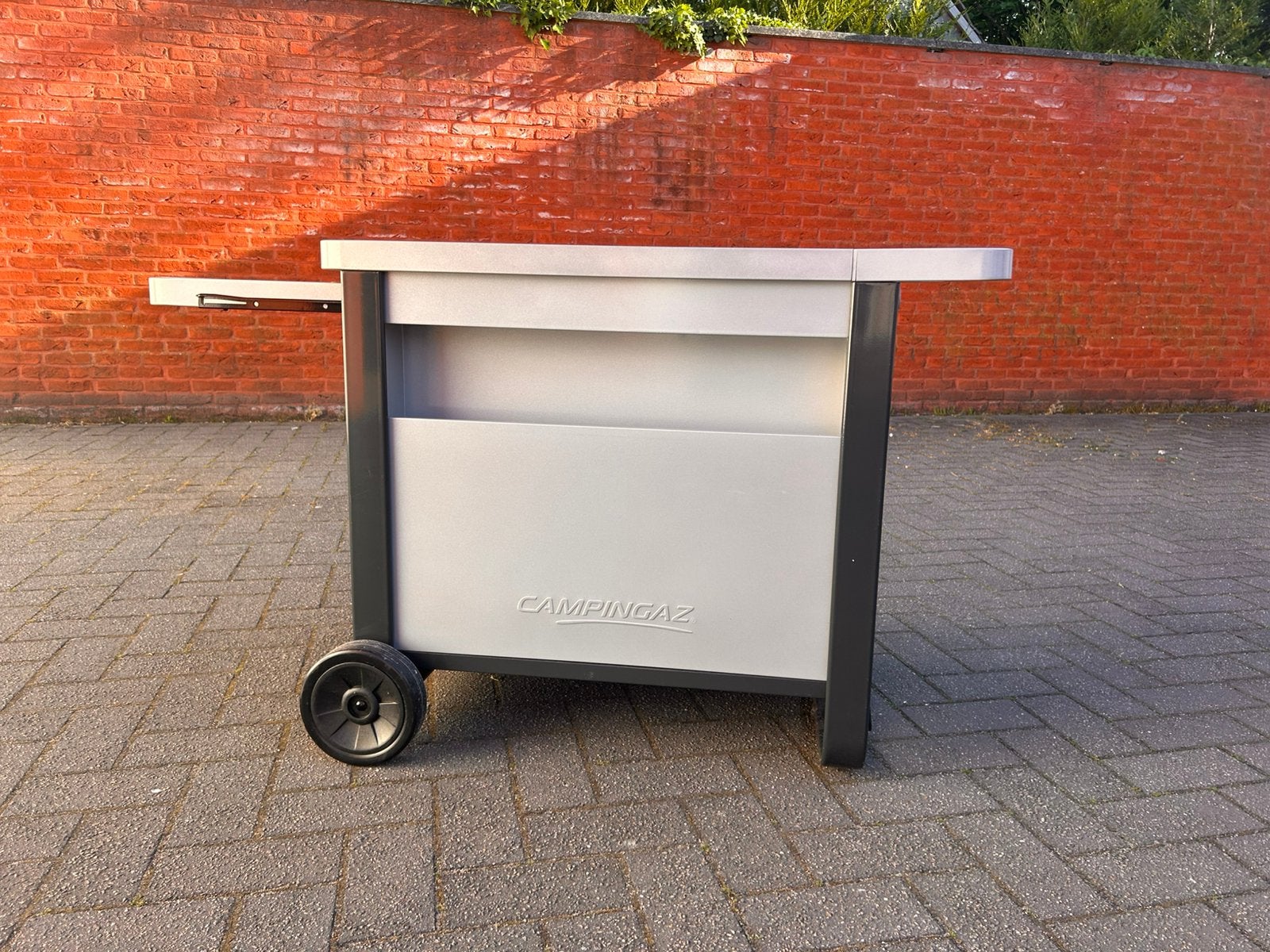 Bbq tafel voor gasbbq, Ophalen, Keukentrolley, Zo goed als nieuw, Metaal