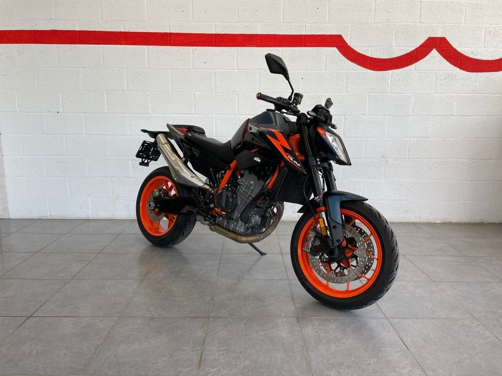 Ktm duke 890 r / 2023 / 7300km, Motoren, Motoren | KTM, 2 cilinders, LED Verlichting, Occasion, 890 cc