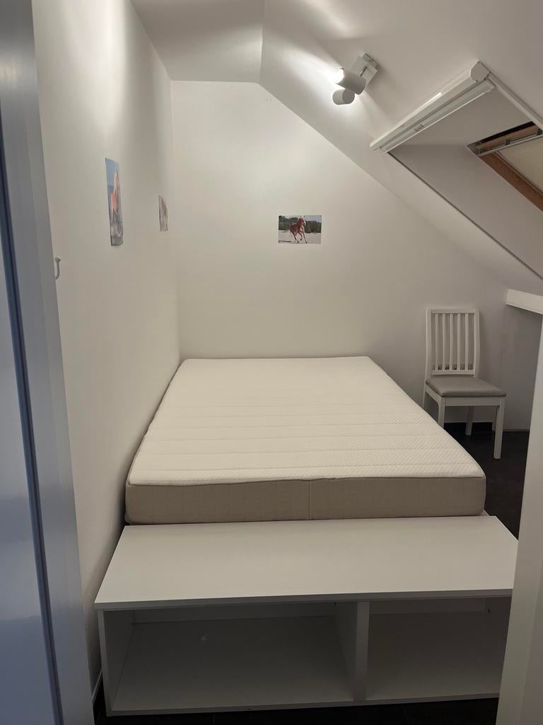 Bed Ikea 140 x 200 met matras als nieuw, Ophalen