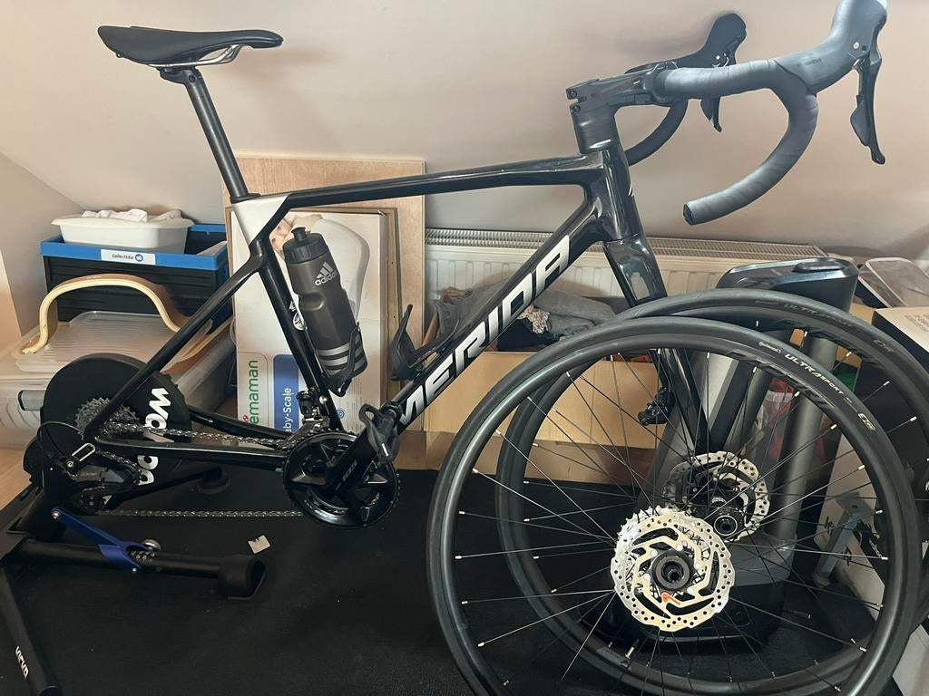 Full Merida M + wahoo home trainer (tapis, ventilateur,etc), Enlèvement, Comme neuf