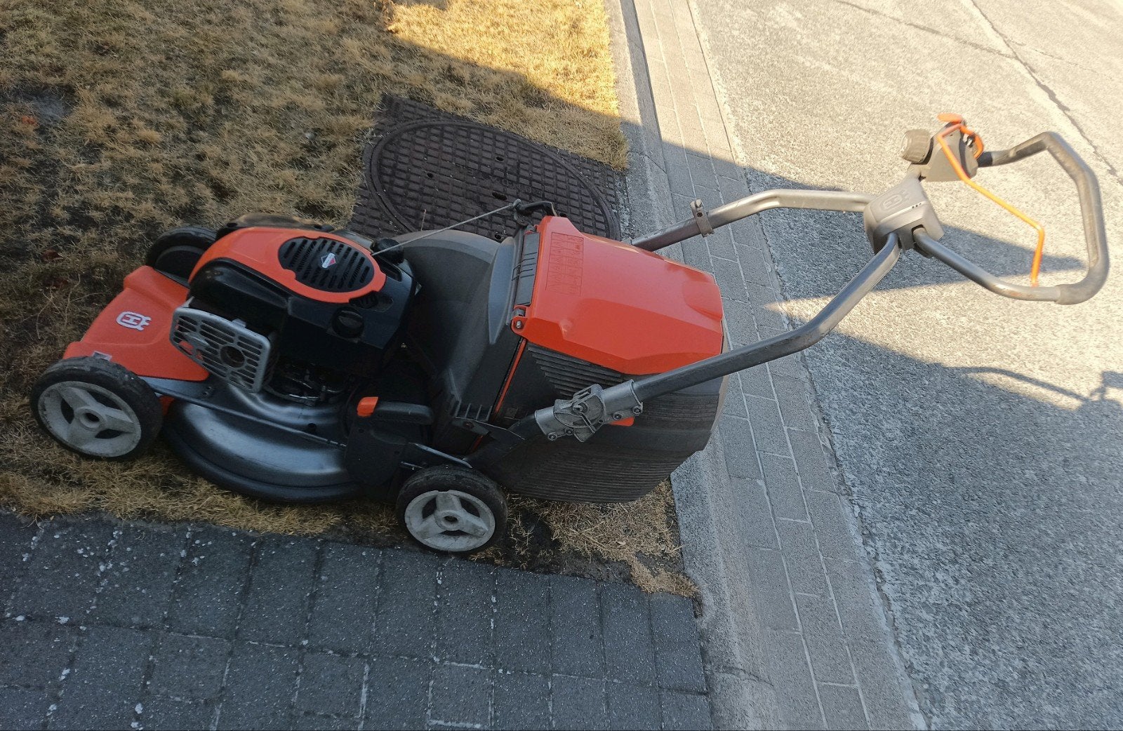 Husqvarna Benzine grasmaaier LC 53 B e Comfort Cruise, Tondeuse rotative, Tondeuses à gazon à essence, Utilisé, Bac de ramassage