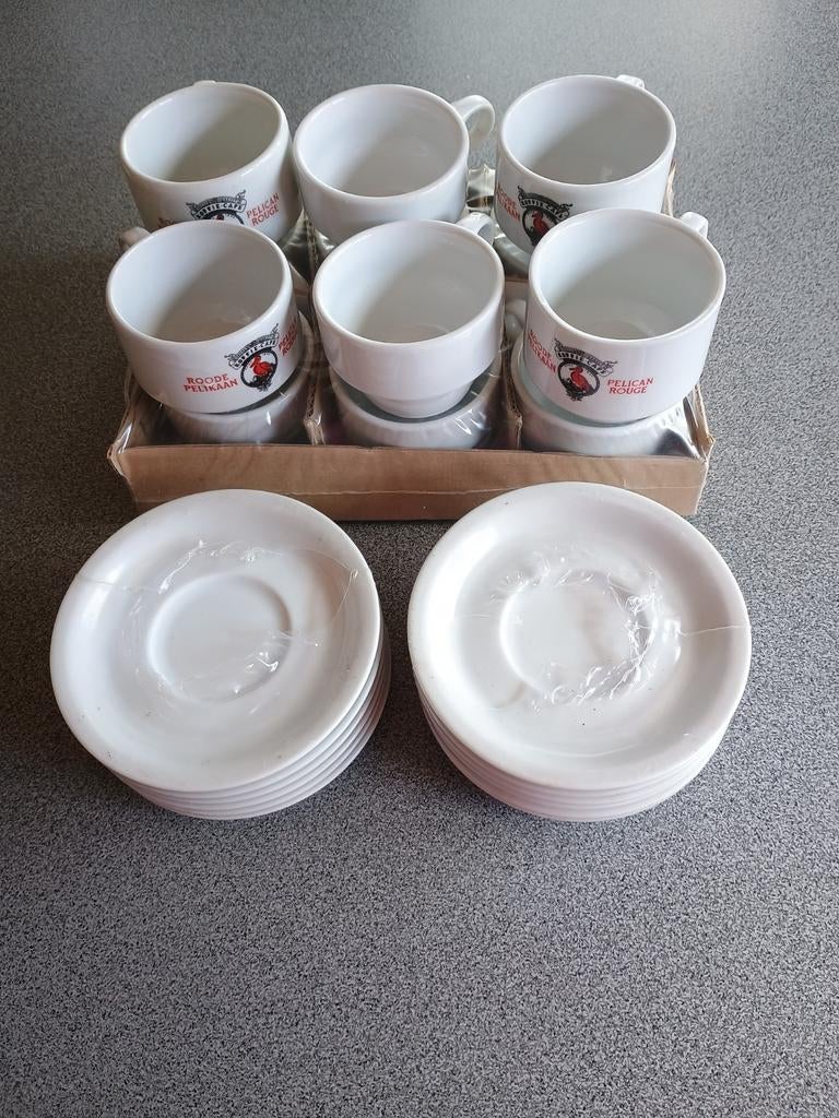12 sachets de café avec 12 soucoupes, Enlèvement ou Envoi