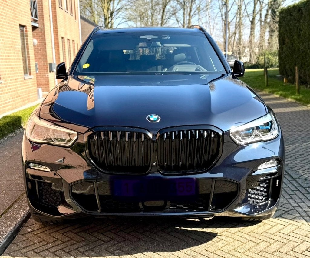 BMW X5 40d pano, H&K, laser, softclose, trekhaak, Automaat, Dealer onderhouden, Zwart, Leder