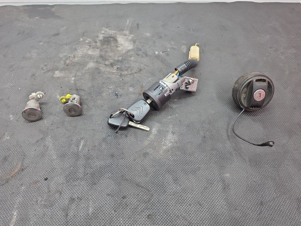 ENSEMBLE DE VERROU ET CYLINDRE DE PORTES (|4162FK|4162FJ|), Citroën, Kontakt-citroen@citroen.com, Utilisé, Citroën Deutschland GmbH