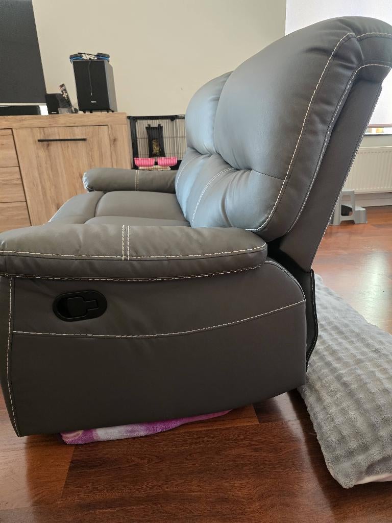 Canape relax manuel 3 place et 2 place gris en simili cuire, Quatre personnes ou plus, Banc droit, Comme neuf, 2 places et 3 places