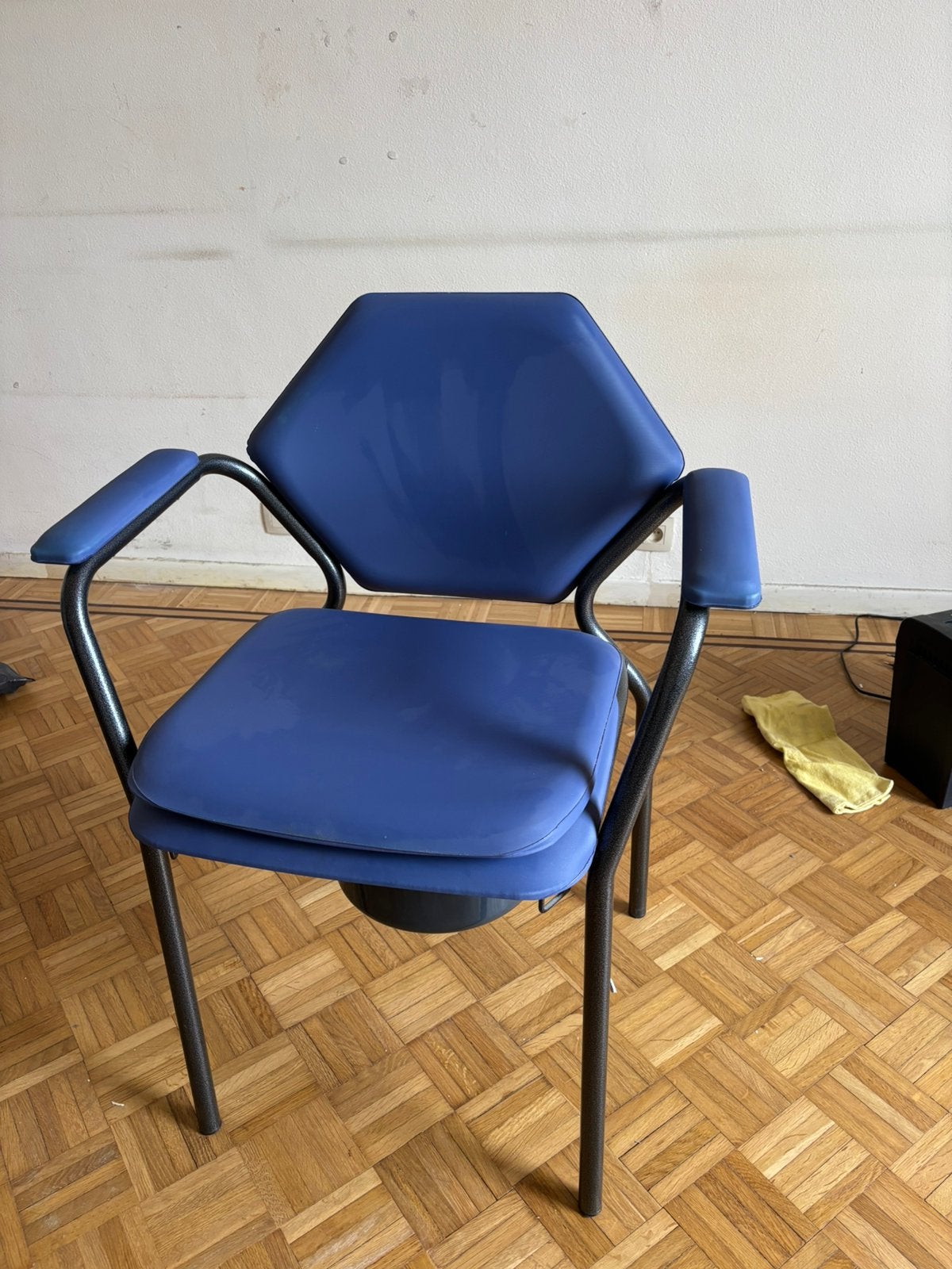 Chaise percée, Maison & Meubles, Enlèvement, Comme neuf, Bleu, Une