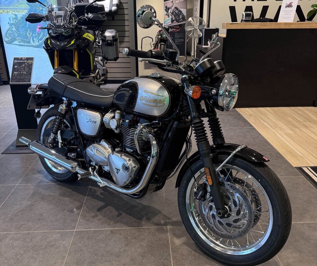 TRIUMPH BONNEVILLE T120 ICON EDITION, Motoren, 2 cilinders, Nieuw, Motorrijbewijs A, Bedrijf