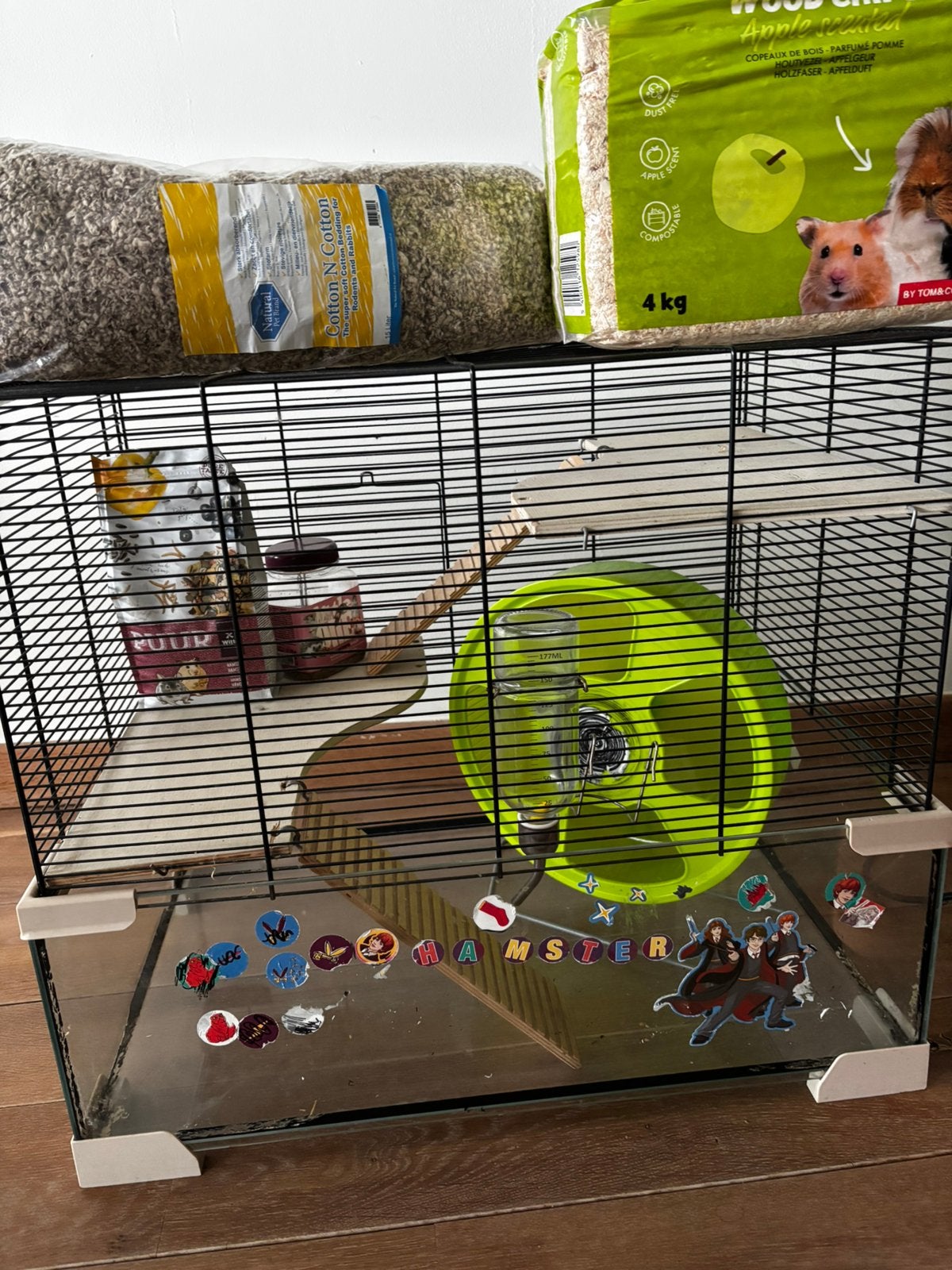 Hamsterkooi met een ronde kooi en een drinkbakje., Dieren en Toebehoren, Kooi, Gebruikt, Minder dan 75 cm, Hamster