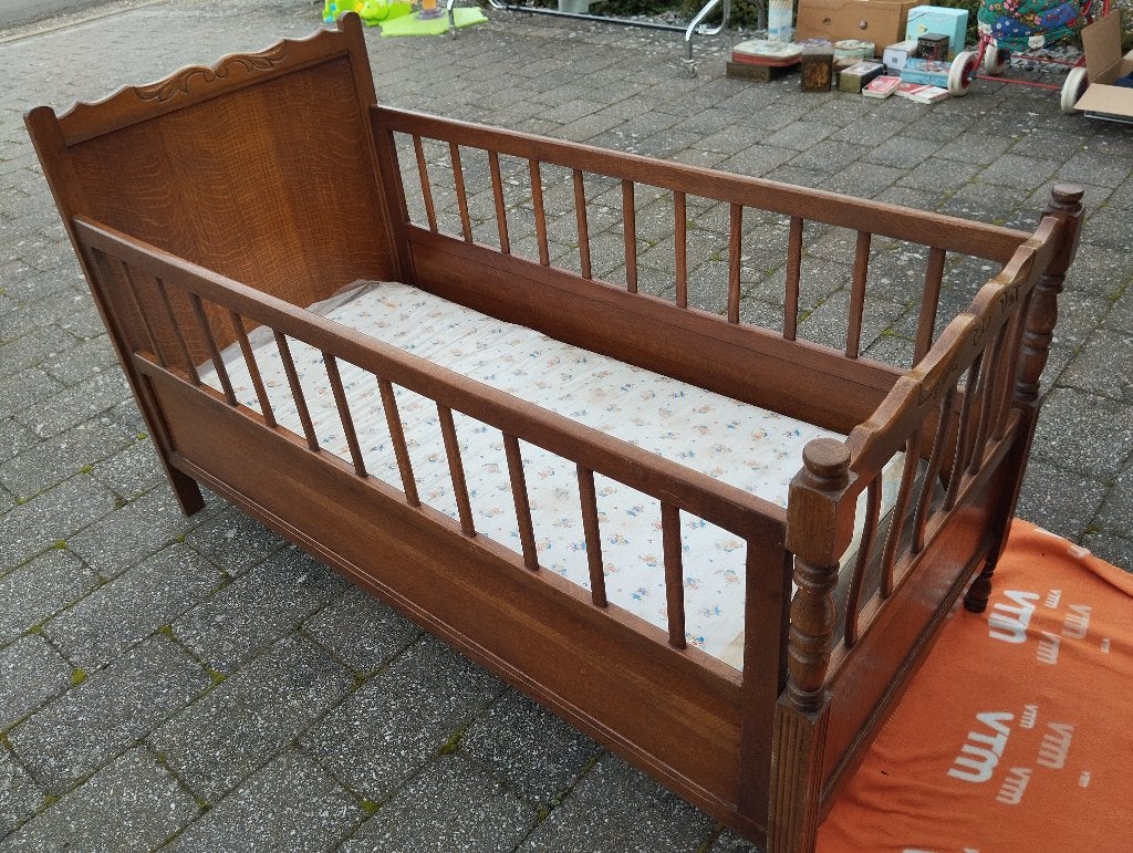 houten kinderbed jaren 60/70, Ophalen, Zo goed als nieuw