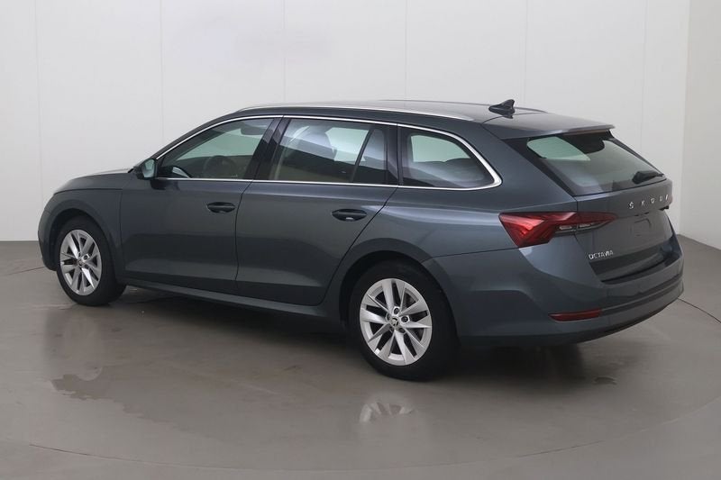Skoda Octavia Combi TSI style 110, Autos, https://public.car-pass.be/vhr/64f8aacb-58bf-4c40-afd2-9846e8728a25, Argent ou Gris