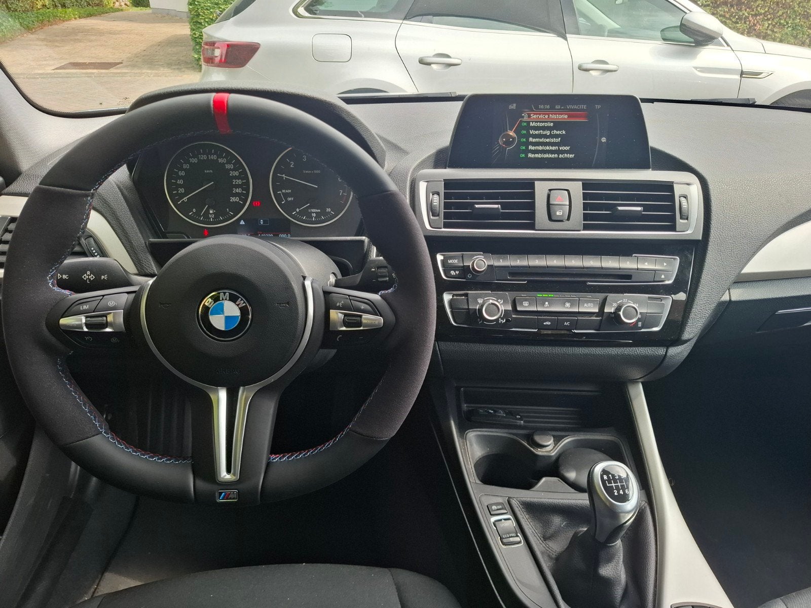Bmw 118i- carnet d'entretien BMW complet- Xénon- 1er propr., Autos, BMW, 100 kW, Argent ou Gris, Boîte manuelle, Entretenue par le concessionnaire