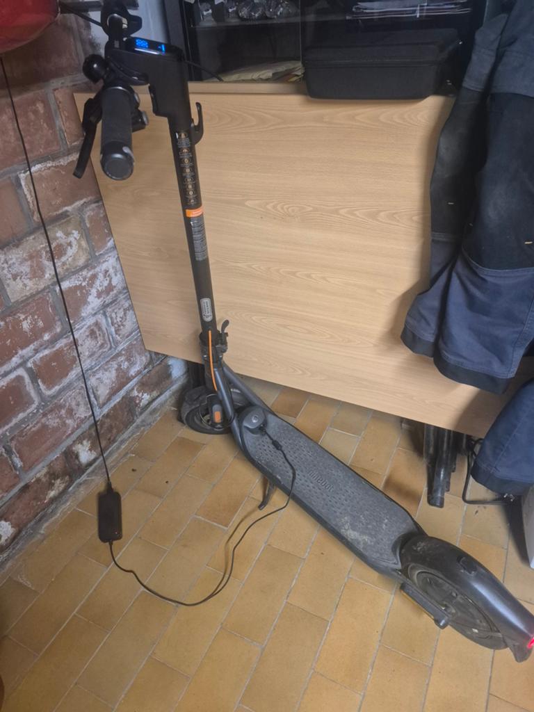 Trottinette électrique Ninebot F2 Pro, Vélos & Vélomoteurs, Trottinettes, Enlèvement, Utilisé, Step électrique (E-scooter), Segway nineboth