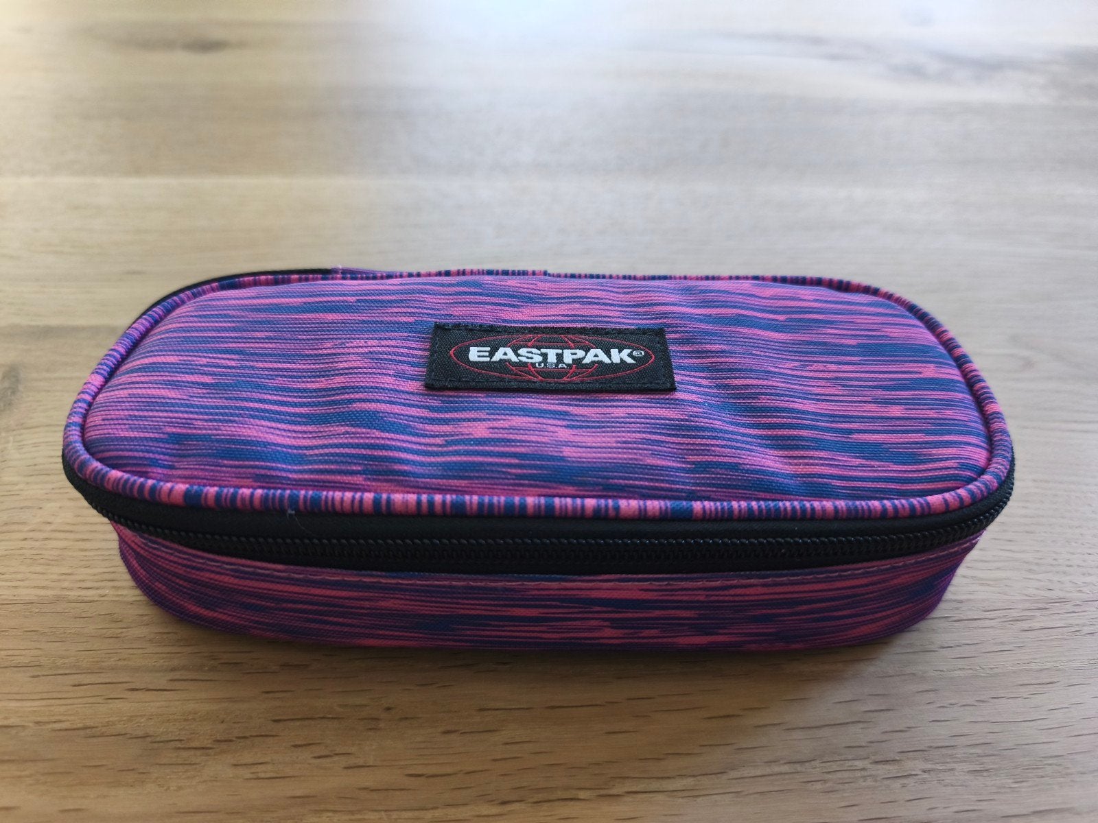 Trousse à crayons Eastpak, Enlèvement