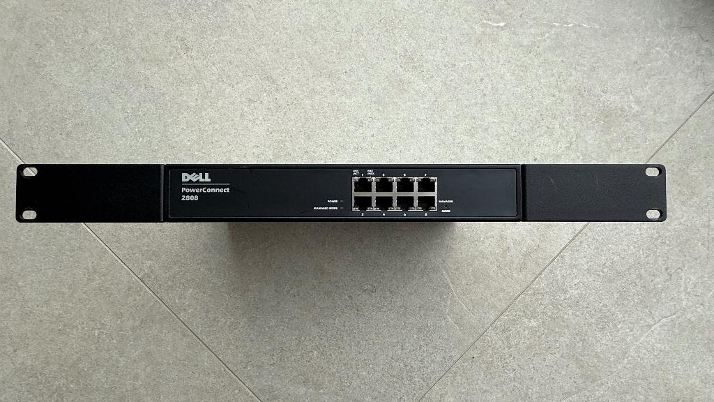 Dell PowerConnect 2808-Gigabit Web-managed Switch, Computers en Software, Netwerk switches, Gebruikt, Ophalen