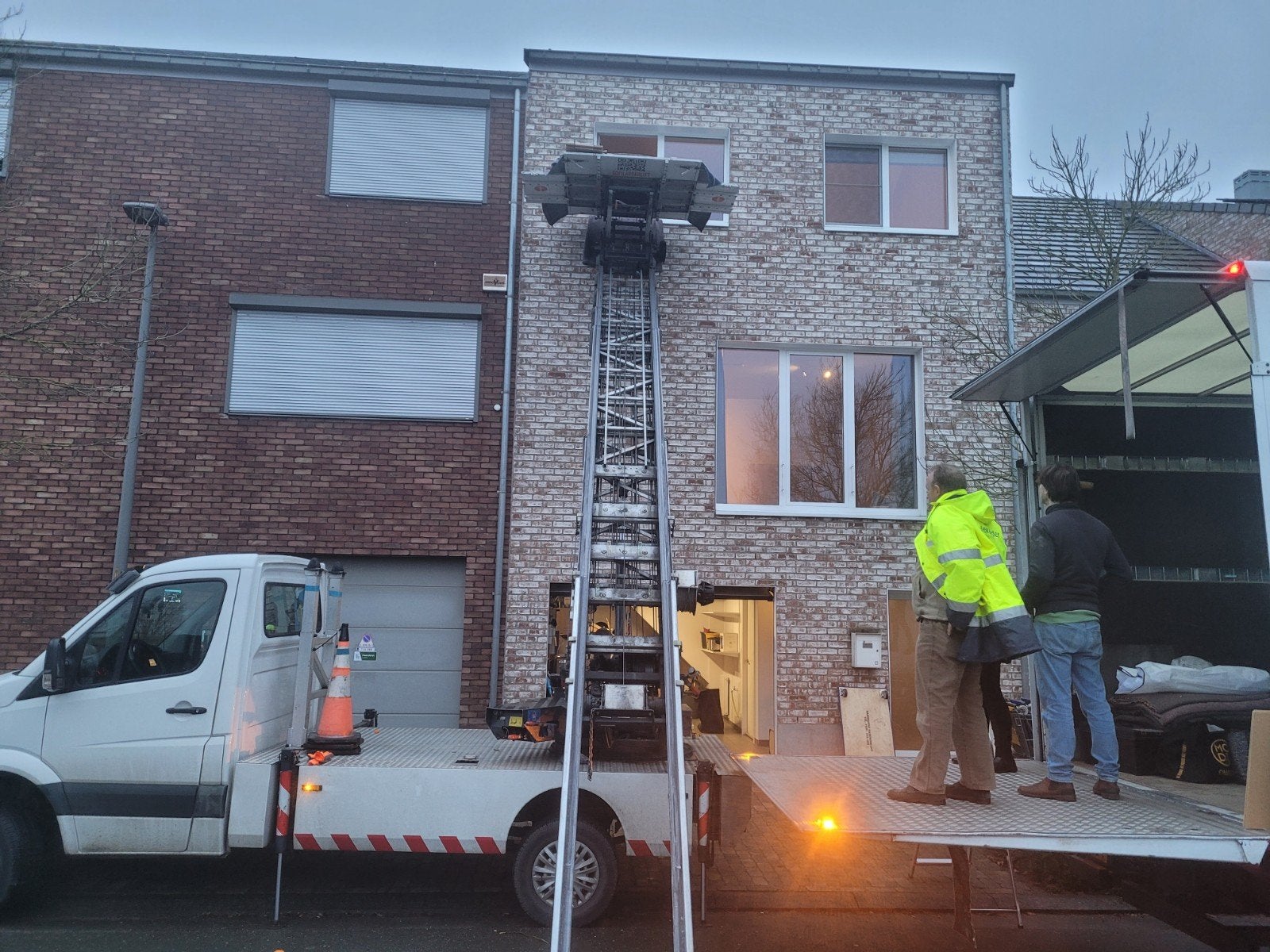Te huur ladderlift & verhuiswagen, Immo