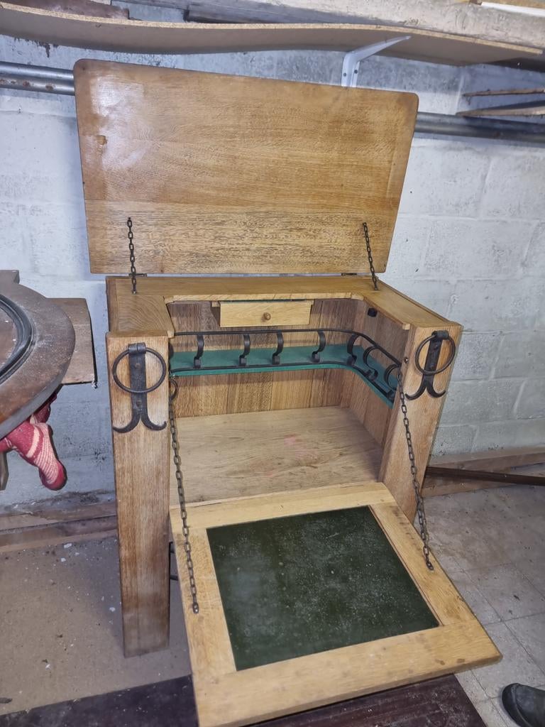 Ancien meuble de bar, Enlèvement