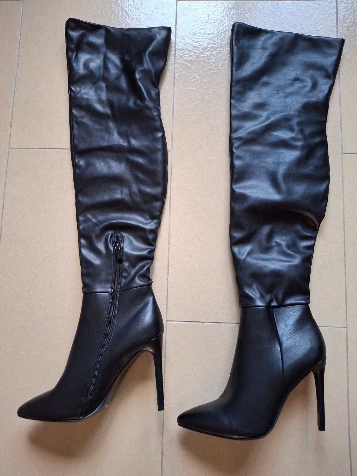 allerlei dameskledij te koop, bekijk mijn artikels

doe geru, Kleding | Dames, Ophalen of Verzenden, Maat 38/40 (M)