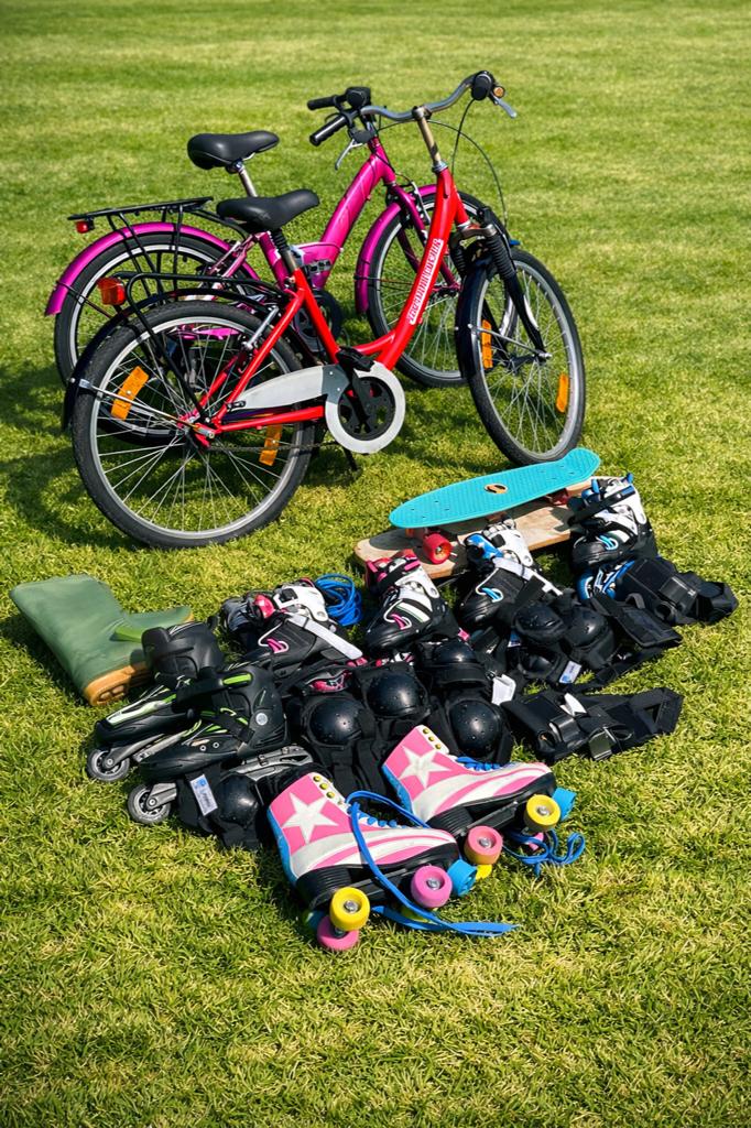 Lot kinderfietsen, skeelers, rolschaatsen en meer…, Enlèvement, Comme neuf
