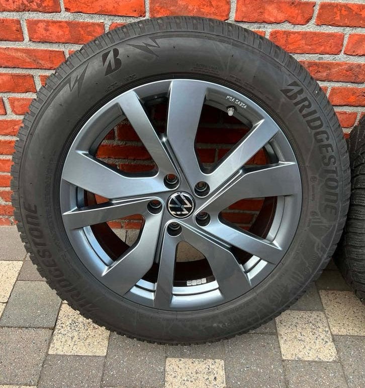 KIT HIVER BRIDGESTONE 235/55/R18 POUR VW TIGUAN III/TAYRON, Pneus et Jantes, Pneus hiver, Véhicule de tourisme, 18 pouces