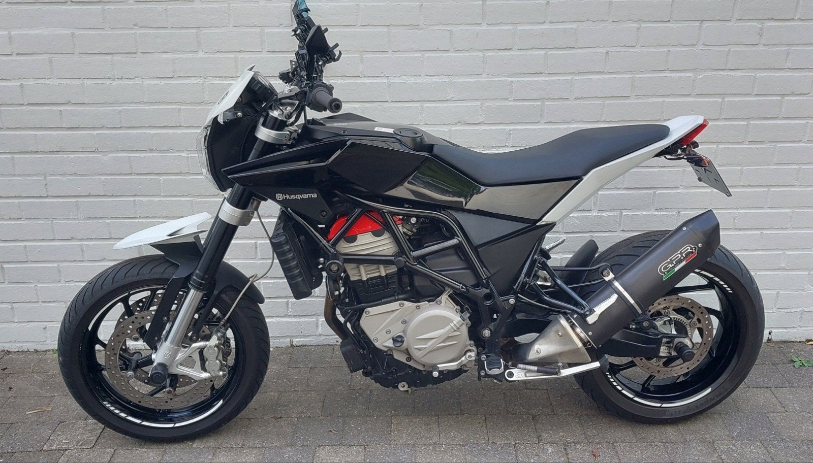 husqvarna nuda, Motoren, 2 cilinders, Occasion, 900 cc, Particulier