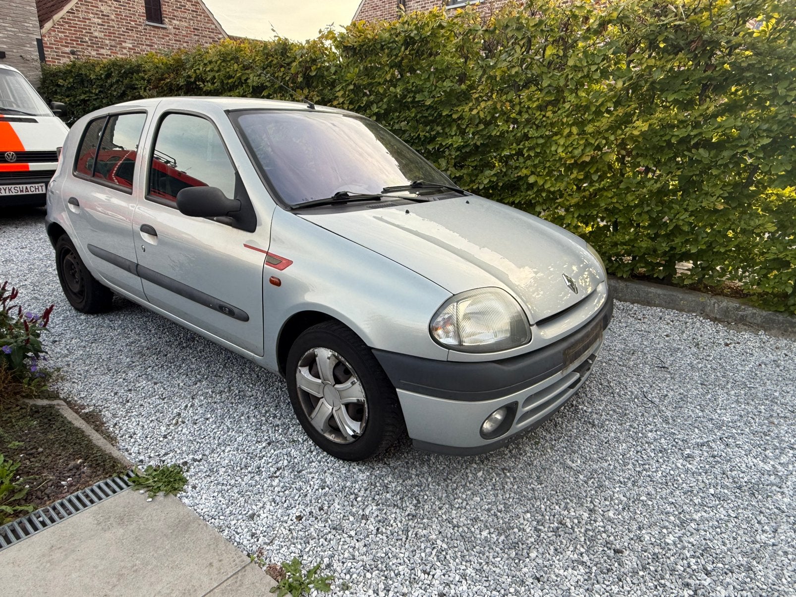 Renault Clio, bwj 2000, ongevalswagen, Autos, Argent ou Gris, Achat, Entreprise, Boîte manuelle