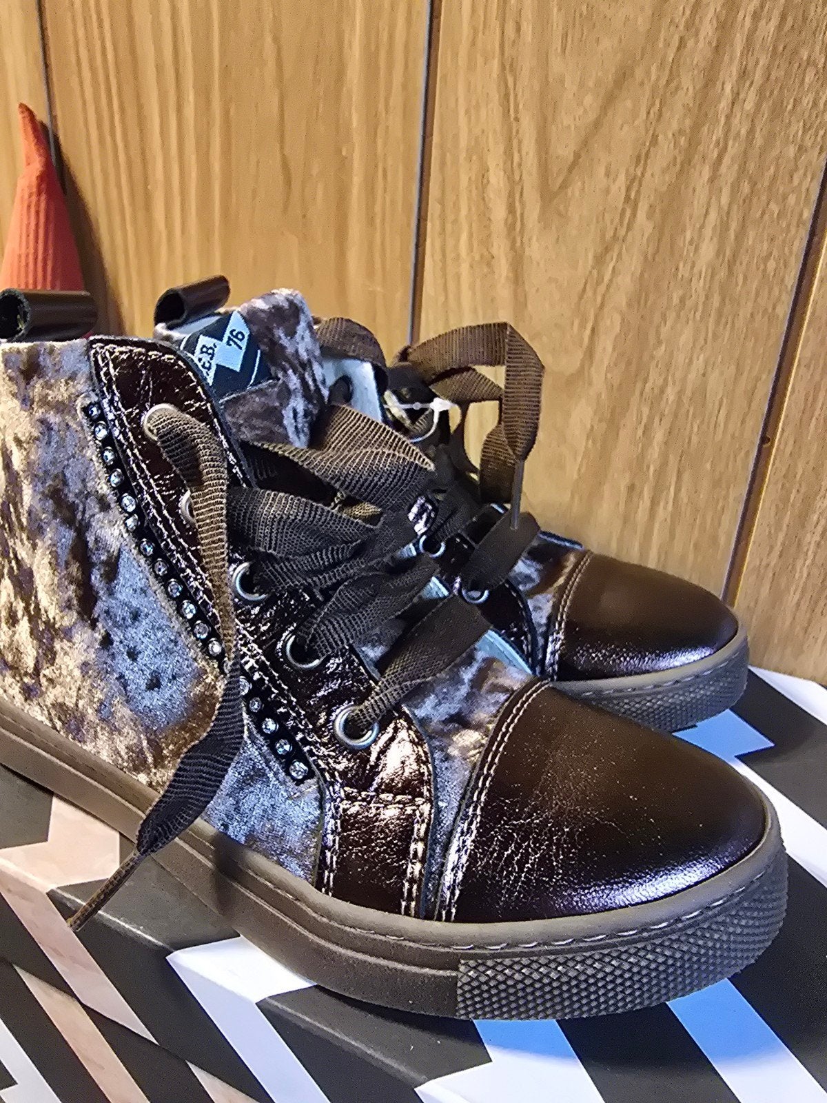 Nieuwe meisjes bottines met strakjes maat 31, Meisje, Schoenen, Nieuw, Ophalen of Verzenden