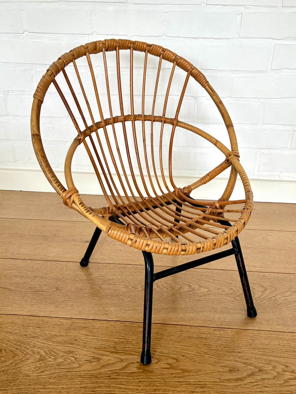Fauteuil corbeille Enfant vintage, rotin-métal. Années 50/60, Enfants & Bébés, Enlèvement ou Envoi, Chaise(s)