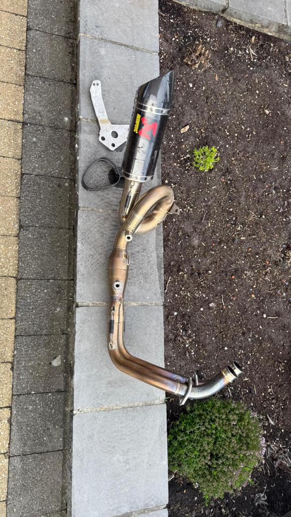 Yamaha mt07 akrapovic racing line, Motoren, Ophalen, Nieuw