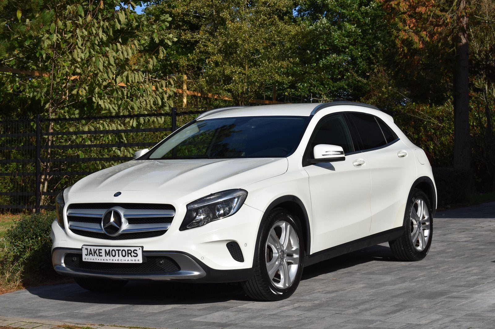 GLA 180 d ** AUTO ** GPS **, Auto's, Euro 5, Zwart, 4 cilinders, Wit