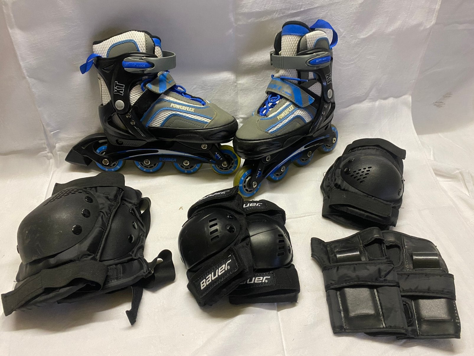 Ensemble roller en ligne+casque+ensemble complet protections, Sports & Fitness, Patins à roulettes alignées, Comme neuf, Bauer