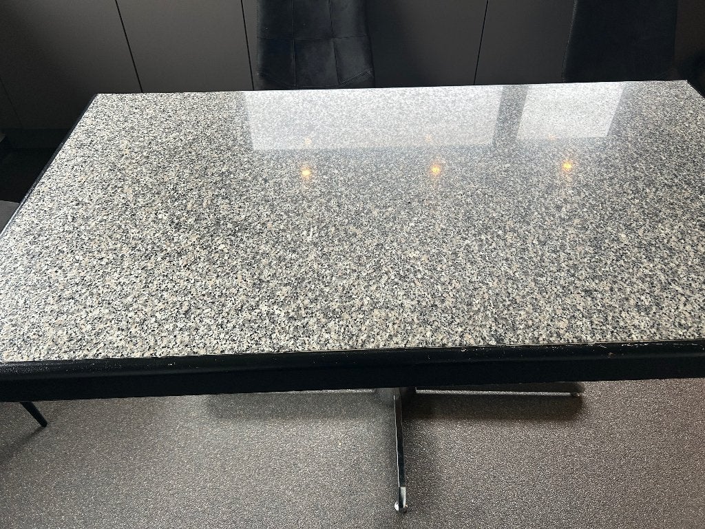 Zware tafel ( graniet ), Huis en Inrichting, Ophalen, Overige materialen, Gebruikt, 50 tot 100 cm
