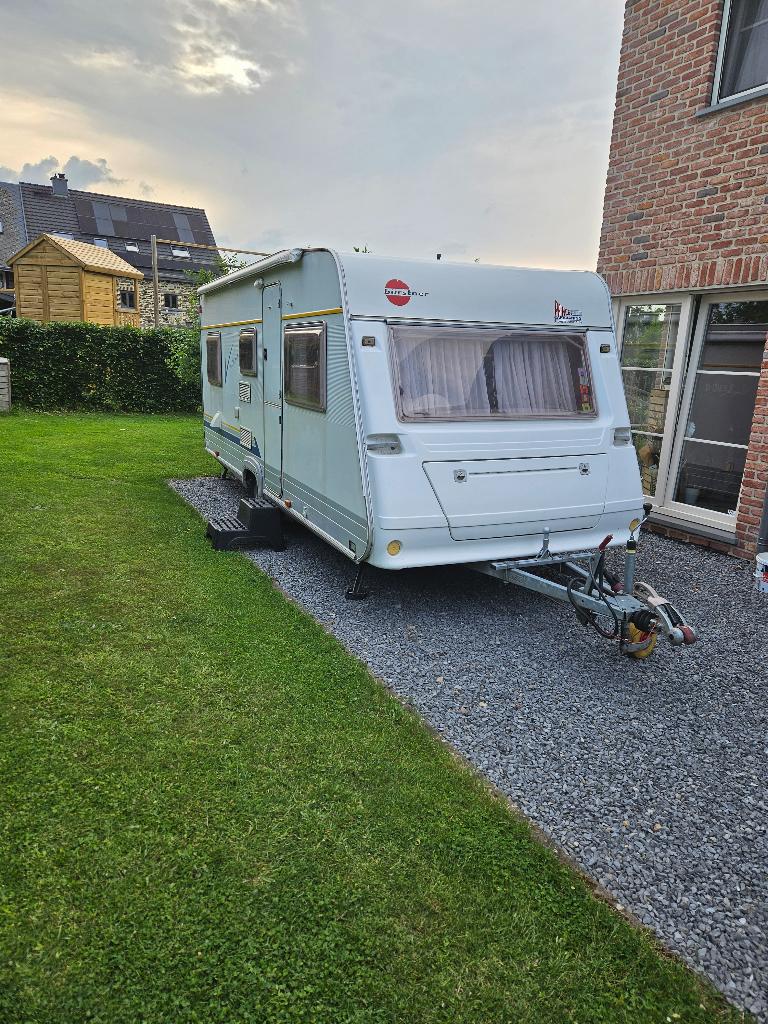 Caravane Burstner Lit fix, lit superposé, table, Jusqu'à 5, Particulier, Bürstner, 7 à 8 mètres