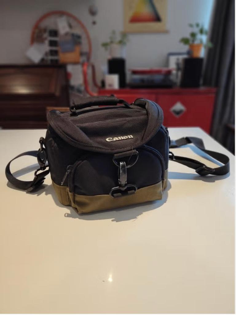 Canon Eos 700D - Body + accessoires, Sans zoom optique, Canon, Enlèvement, Utilisé