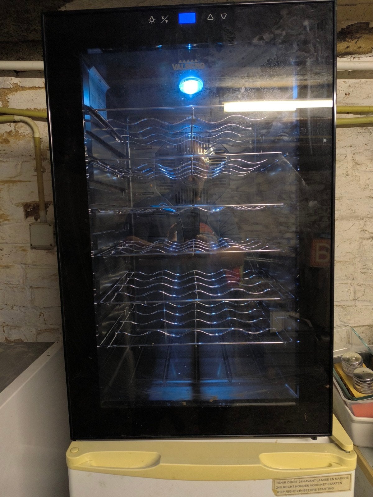 Cave à vin à donner, Electroménager, Enlèvement, Ne fonctionne pas