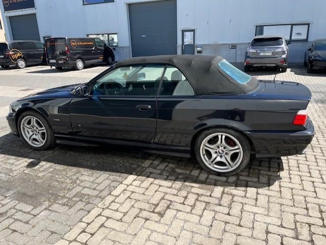 BMW 318i cabrio OLDTIMER in prima staat, Auto's, Lichtmetalen velgen, 4 zetels, Achterwielaandrijving, Zwart