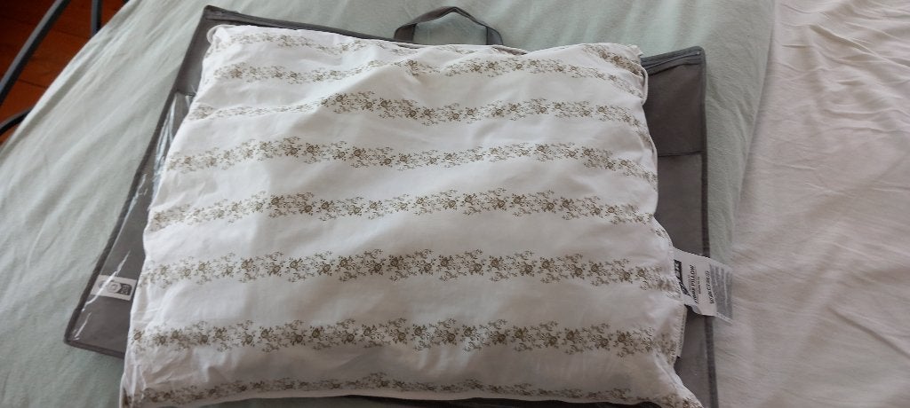 Coussin comme neuf pour étudiant dans une chambre;), Oreiller, Anti-allergénique, Autres marques, Enlèvement