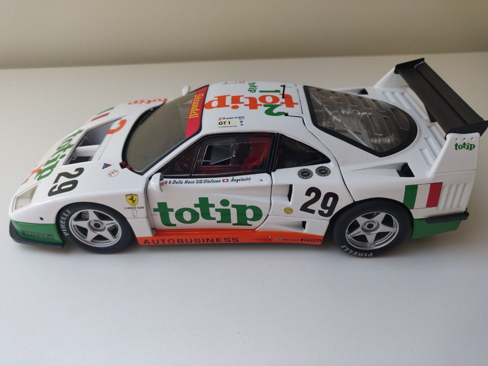 Hot Wheels - Ferrari F40 Competizione LM #29, Hobby en Vrije tijd, Modelauto's | 1:18, Ophalen of Verzenden, Zo goed als nieuw
