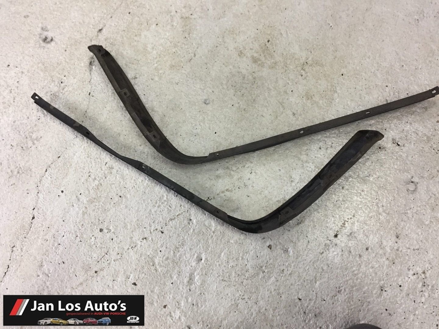 Onderspoiler voorfront Audi 100 C3 ('82-'90) zwart 443805617, -, Audi, Utilisé, -
