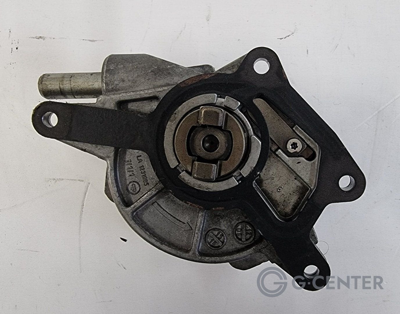 Pompe à vide Mercedes-Benz A6422300165, -, Utilisé, -, BOVAG membre