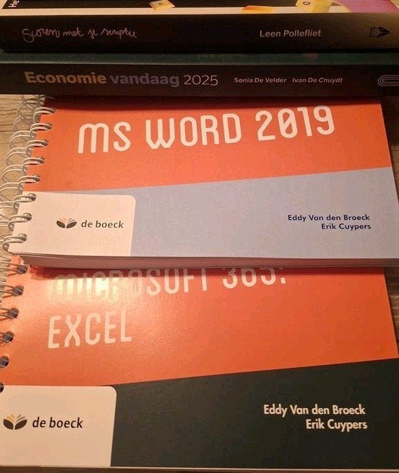 boekenpakket dierenzorg odisee bachelor 1e jaar, Ophalen of Verzenden, Zo goed als nieuw