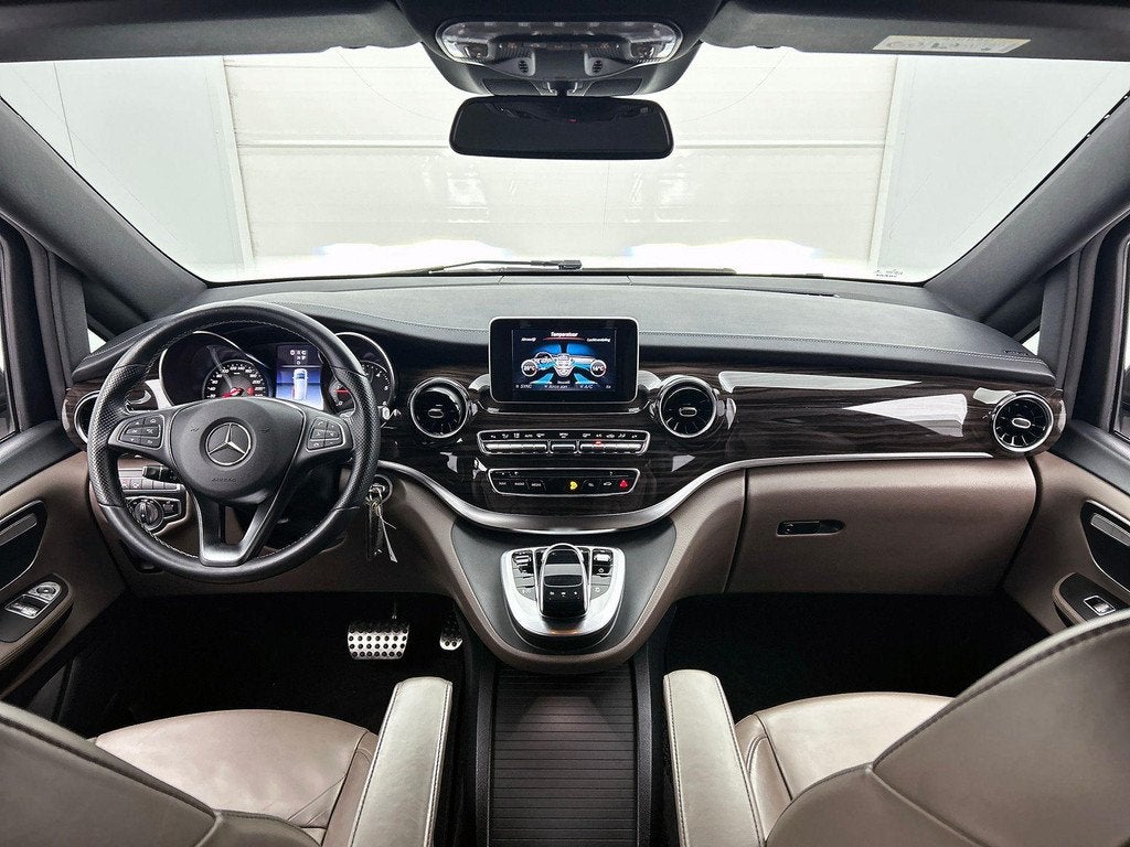 Mercedes-Benz V-Klasse 300 D 4MATIC AMG Line Dodehoekassiste, Auto's, Automaat, 4 cilinders, 2000 kg, https://public.car-pass.be/vhr/f952d4fe-33a3-4373-9133-59cf71b9d128