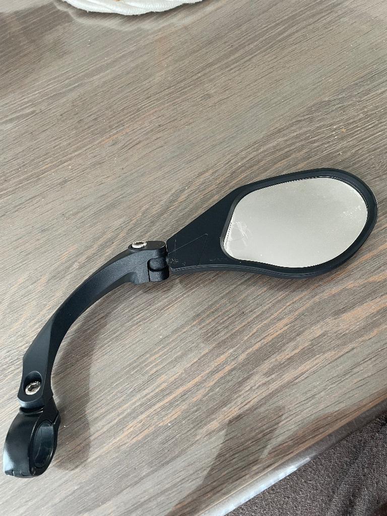 Nieuwe spiegel voor rechter kant  . Voor  electrice fietsen, Fietsen en Brommers, Elektrische fietsen, Nieuw, Minder dan 47 cm