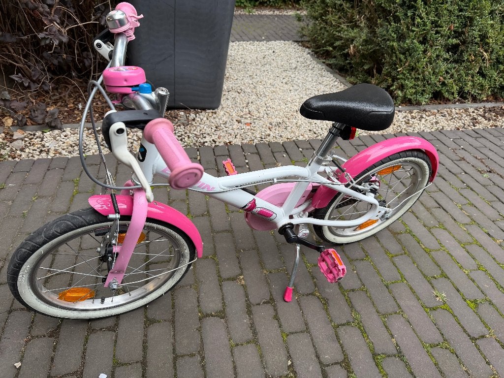 Kinderfiets B’Twin 16” – roze/wit – goede staat, Fietsen en Brommers, Ophalen, Gebruikt, Velgrem, Handrem