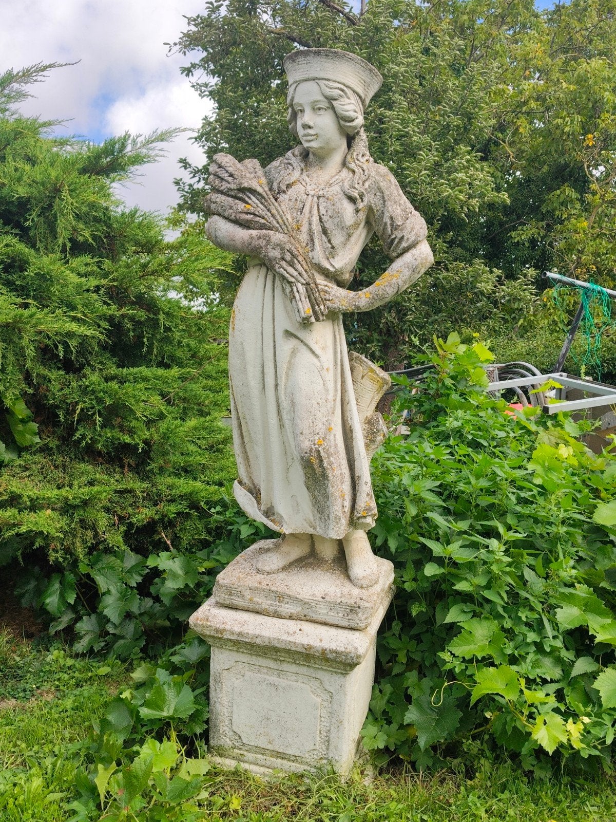 beton beeld vrouw met voetstuk, Jardin & Terrasse, Statues de jardin, Enlèvement, Béton