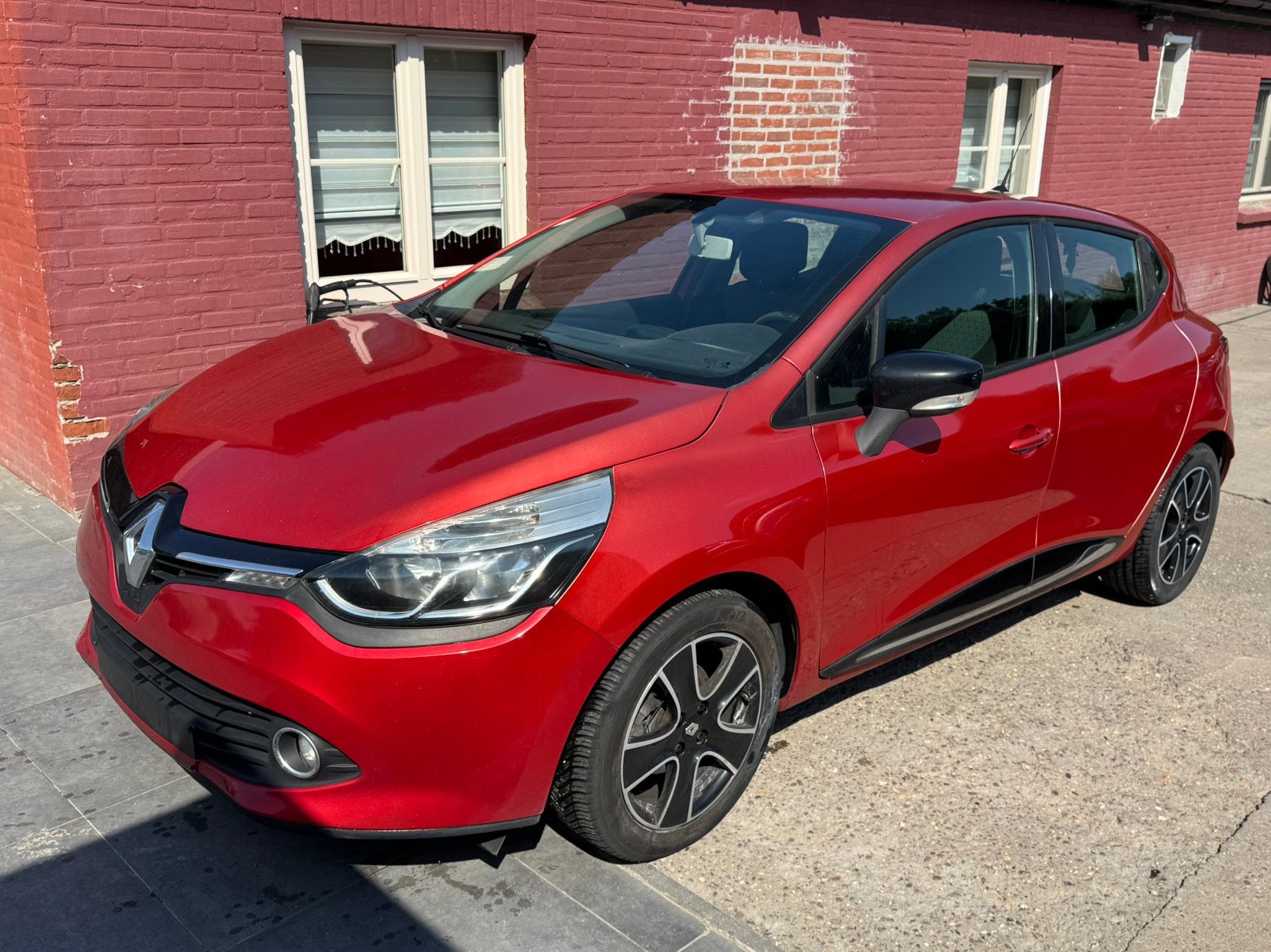 Reneult clio 2014 1.5 diesel  3200€ export of handelaar, Auto's, Bedrijf, Handgeschakeld, 5 deurs, Te koop