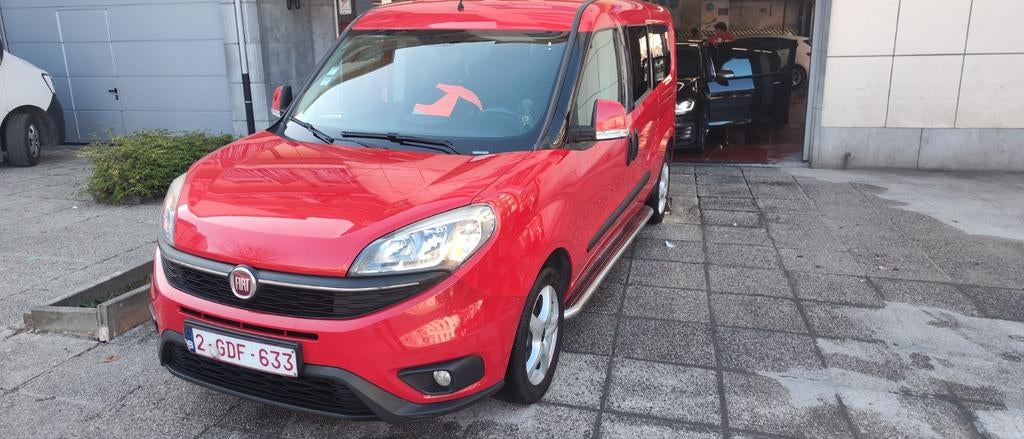 Fiat Doblo 5-zits benzinevrachtwagen, Ophalen
